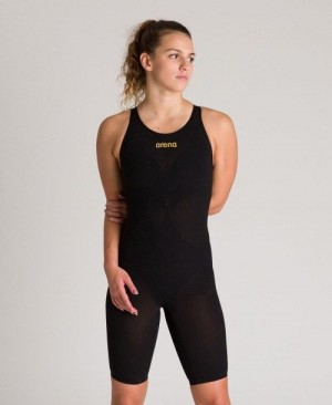 Arena Powerskin Carbon Air 2 - Open Back Black / Black / Gold | 82619-GOQA