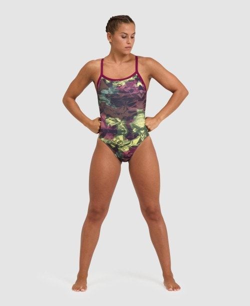 Arena Hero Camo Challenge Back One Piece Red / Red | 15698-TIUP